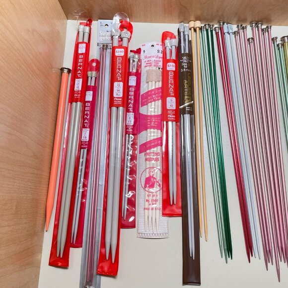 Assorted Aluminum & Plastic Knitting Needles & Crochet Hooks - Various Sizes & C - Picture 3 of 5
